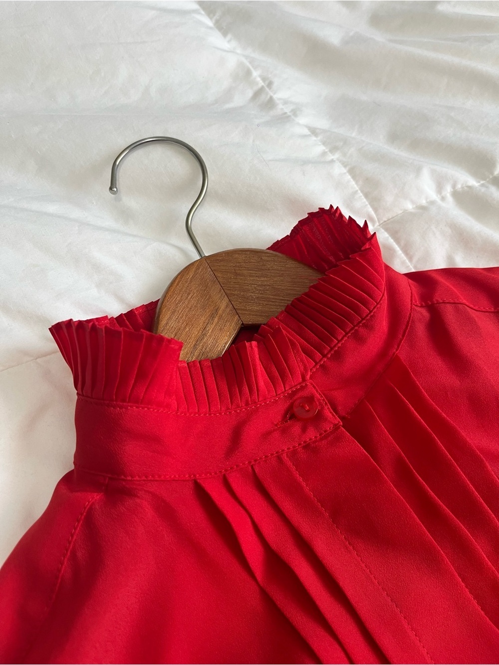 VINTAGE 80’s Red Ruffle Neck Blouse size medium - Picture 2 of 7